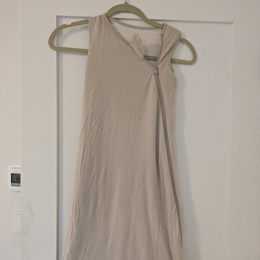 Kyte Baby Cream/gray five medium 1.0 tog sleep sack some minor stains CAN BUNDLE